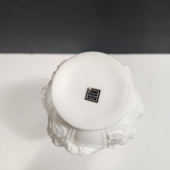 Vtg Orginal Doeskin Finish Loganberry Pattern Milk Glass Vase 10 in. - Picture 3 of 11